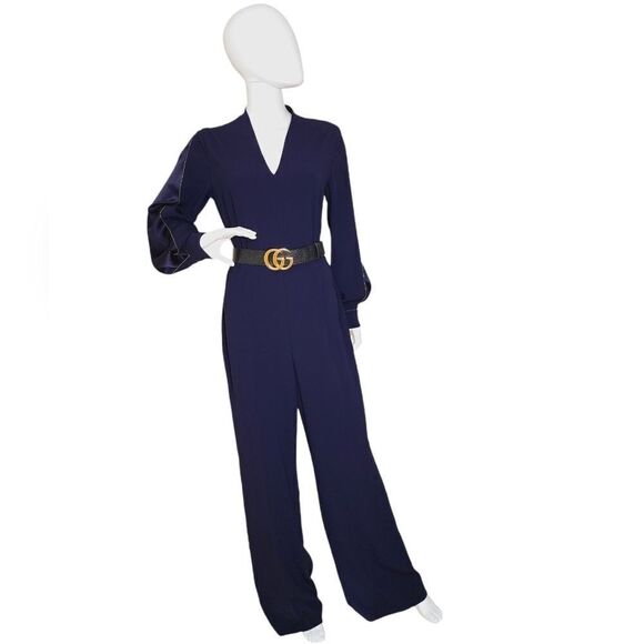 Escada  - Picture 4 of 11